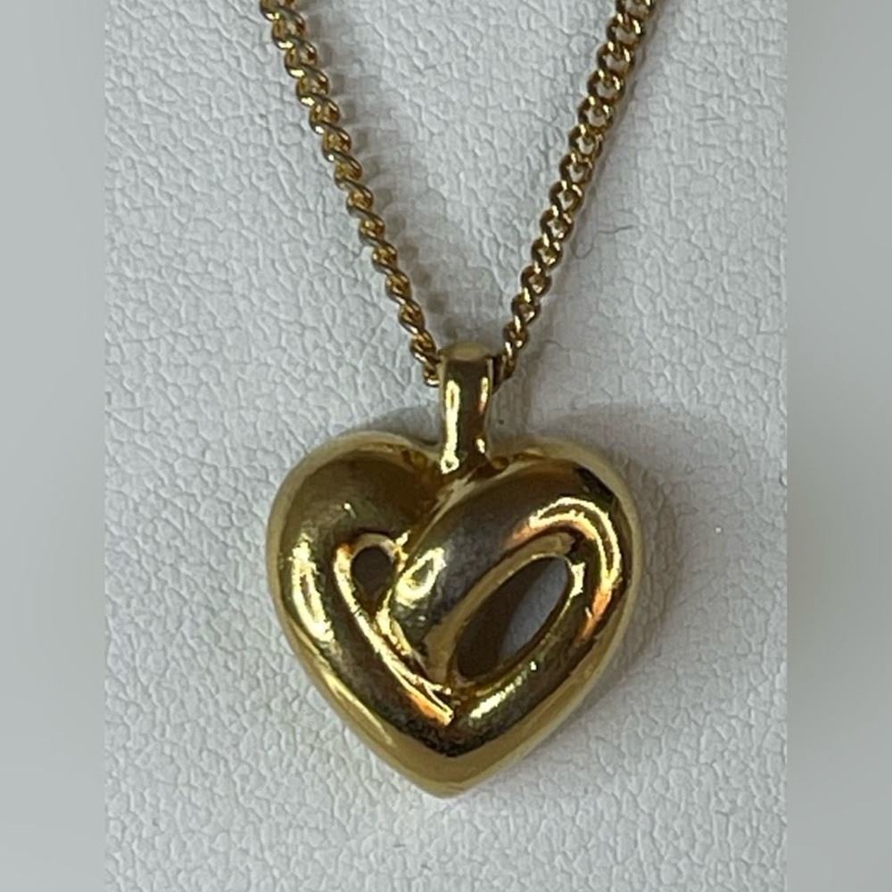 Christian Dior (Quiet Luxury) Vintage Gold Heart Necklace; Stunning Piece! - Picture 13 of 14